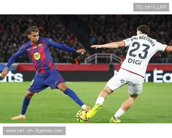 拉菲尼亚门前补射巴萨赢球在望